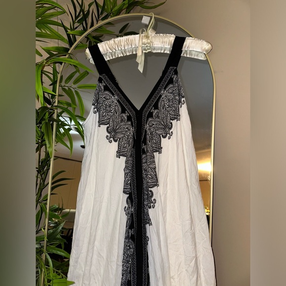ROAMAN’S Black and White Paisley Maxi Dress - Picture 6 of 8